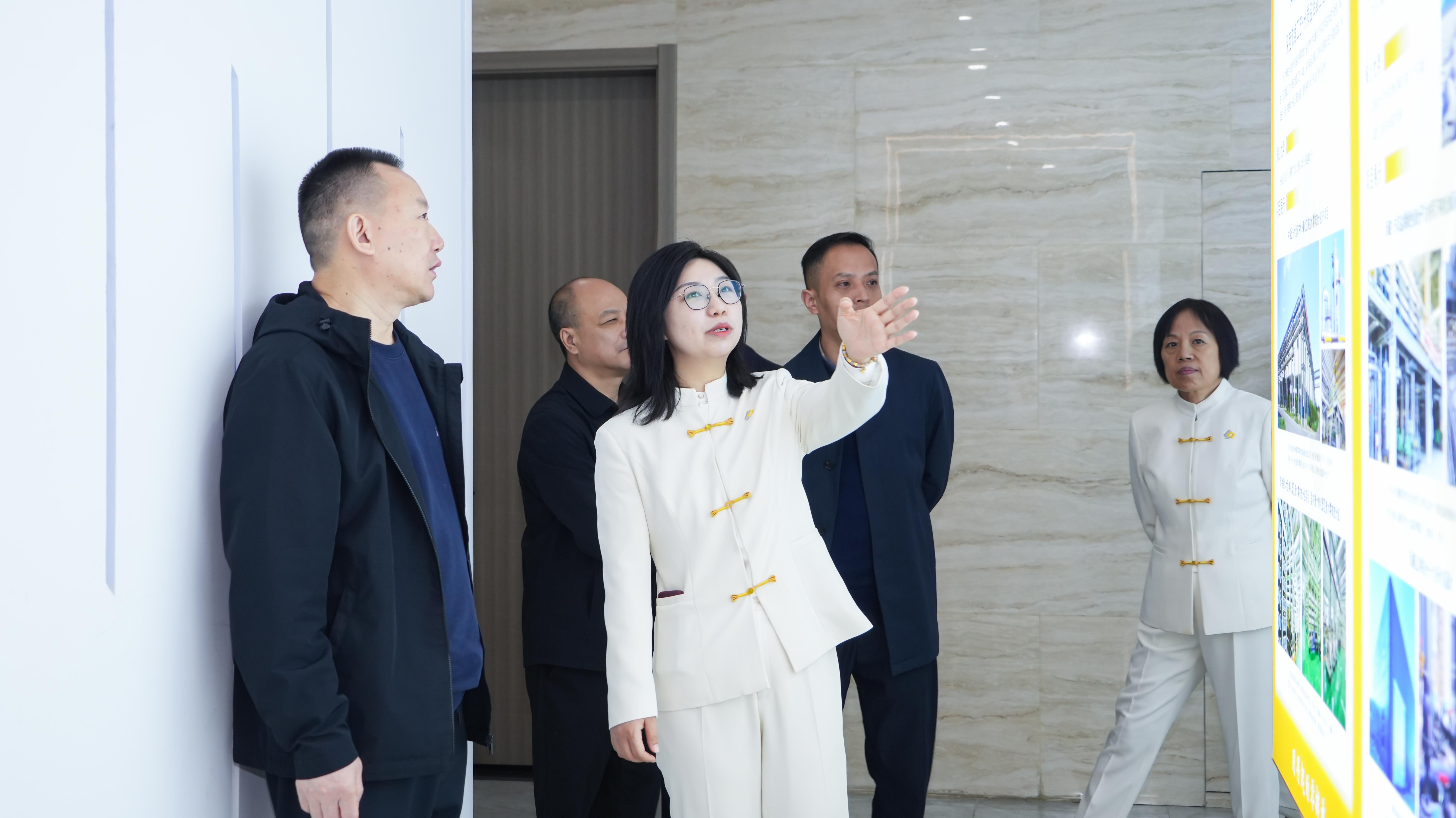 倍头条 | 遂宁市大英县政府向导莅临尊龙凯z6mg官网考察旅行 