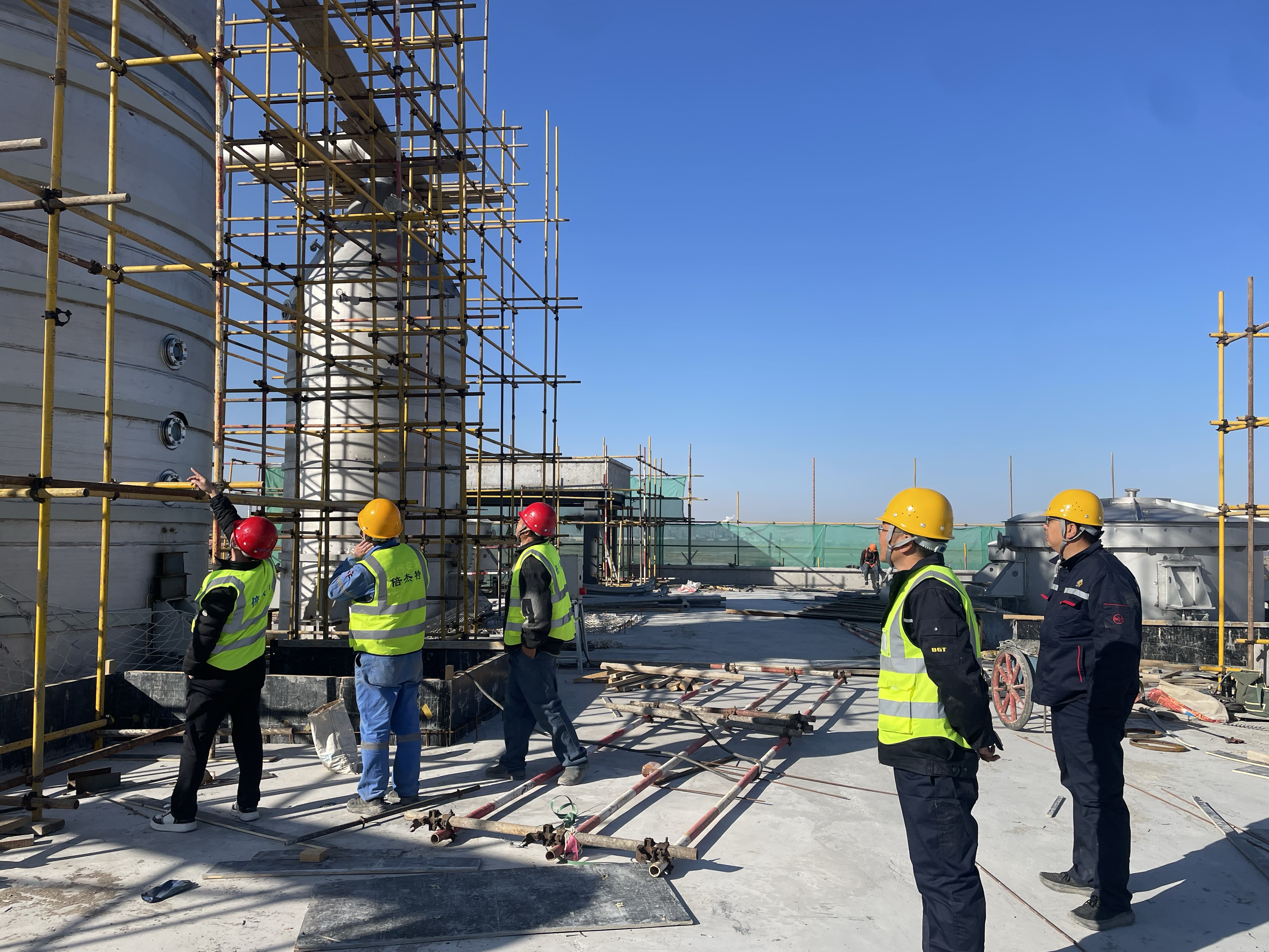 尊龙凯z6mg官网甘泉堡项目：双节酣战砺初心，，，，，，，，全力冲刺“10·20”通水节点